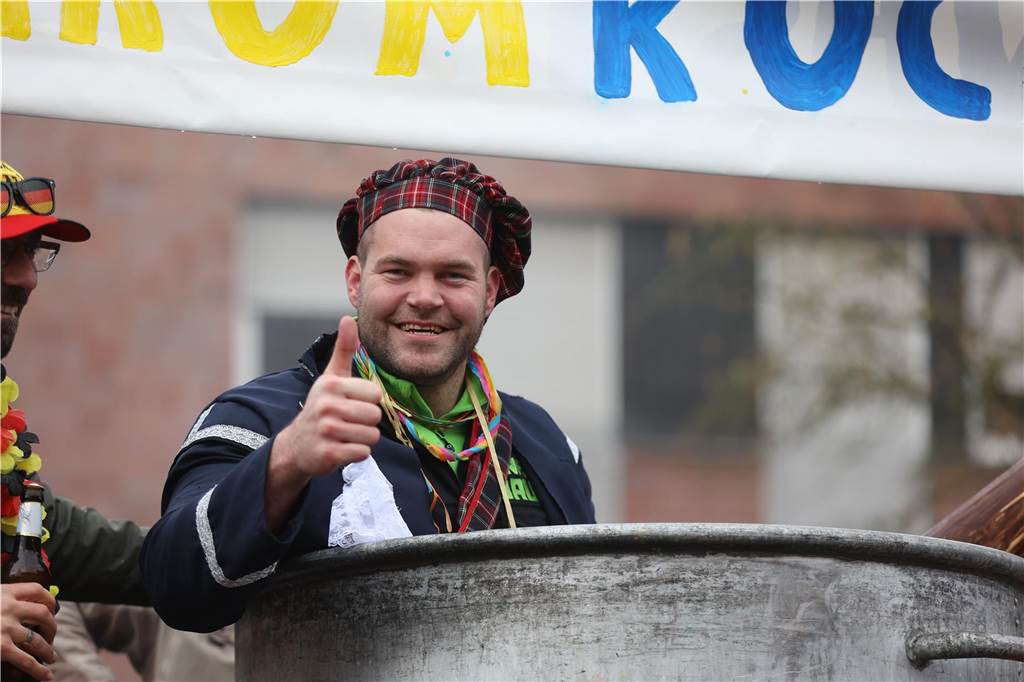 Karnevalsumzug 2023 in Selm: Viele Fotos von den Wagen und Fußgruppen Eindrücke vom Karnevalsumzug 2023 in Selm