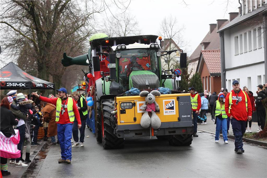 Karnevalsumzug 2023 in Selm: Viele Fotos von den Wagen und Fußgruppen Eindrücke vom Karnevalsumzug 2023 in Selm