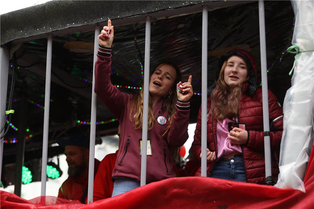 Karnevalsumzug 2023 in Selm: Viele Fotos von den Wagen und Fußgruppen Eindrücke vom Karnevalsumzug 2023 in Selm