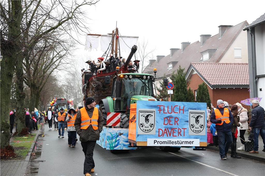 Karnevalsumzug 2023 in Selm: Viele Fotos von den Wagen und Fußgruppen Eindrücke vom Karnevalsumzug 2023 in Selm