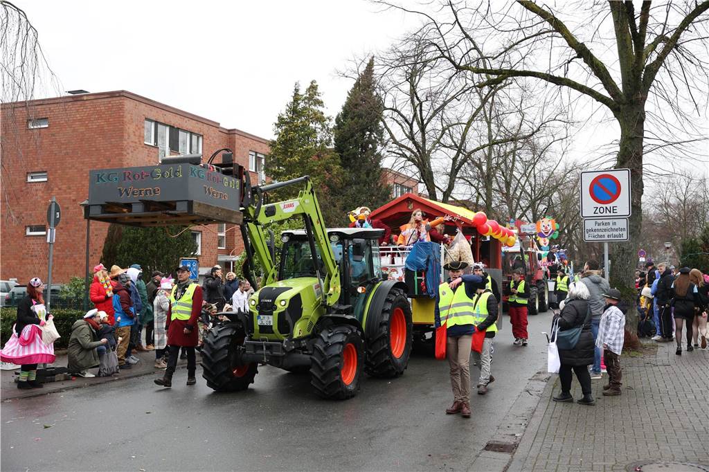 Karnevalsumzug 2023 in Selm: Viele Fotos von den Wagen und Fußgruppen Eindrücke vom Karnevalsumzug 2023 in Selm