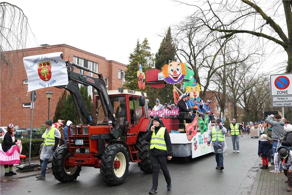 Karnevalsumzug 2023 in Selm: Viele Fotos von den Wagen und Fußgruppen Eindrücke vom Karnevalsumzug 2023 in Selm