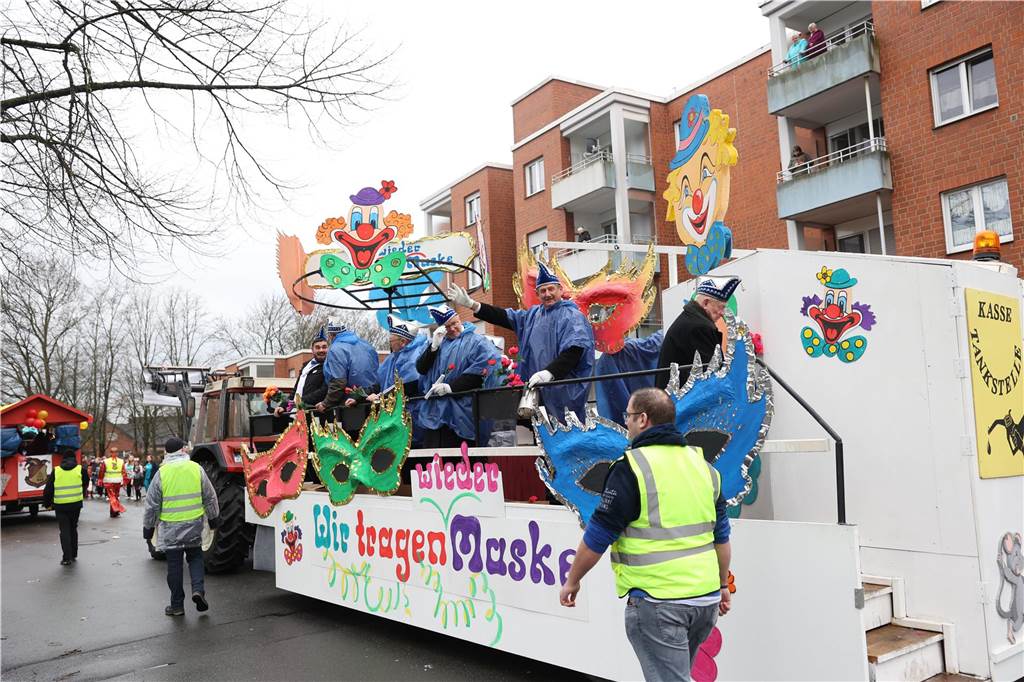 Karnevalsumzug 2023 in Selm: Viele Fotos von den Wagen und Fußgruppen Eindrücke vom Karnevalsumzug 2023 in Selm