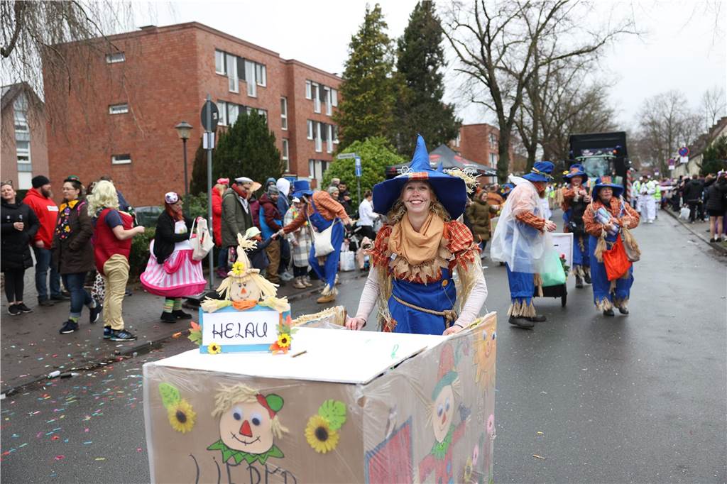 Karnevalsumzug 2023 in Selm: Viele Fotos von den Wagen und Fußgruppen Eindrücke vom Karnevalsumzug 2023 in Selm