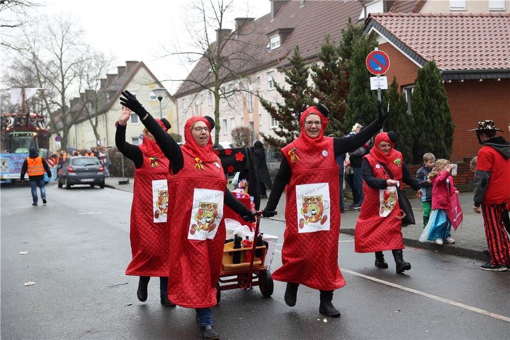 Karnevalsumzug 2023 in Selm: Viele Fotos von den Wagen und Fußgruppen Eindrücke vom Karnevalsumzug 2023 in Selm