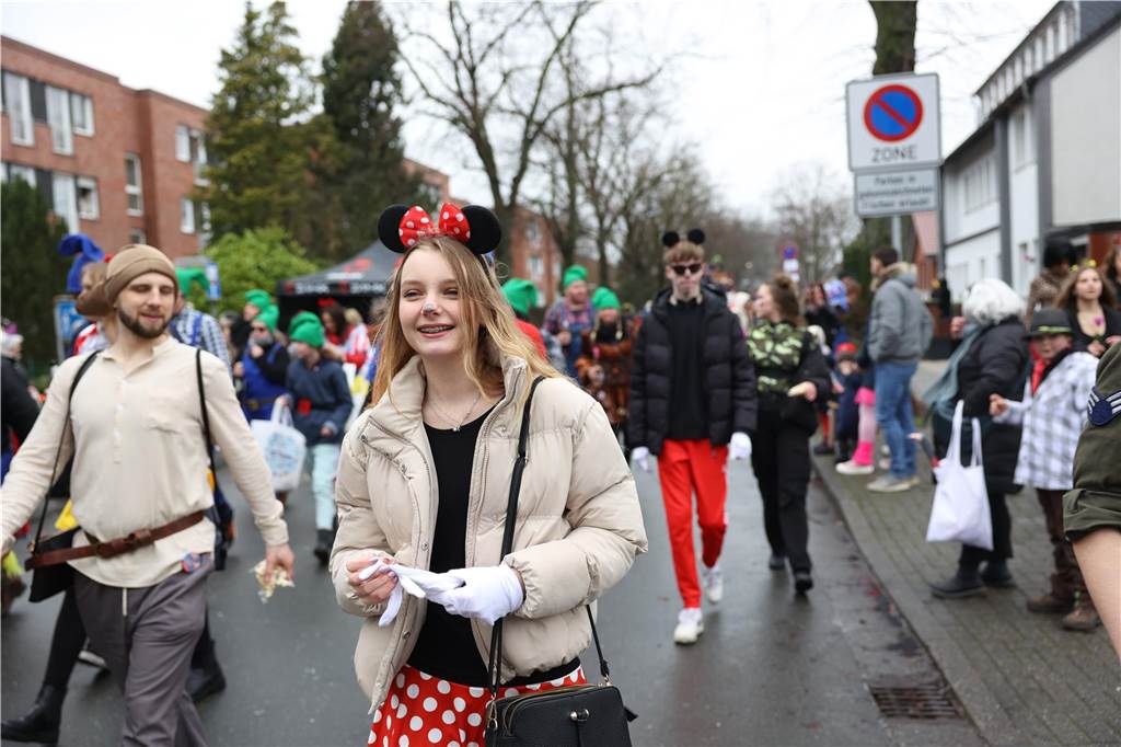 Karnevalsumzug 2023 in Selm: Viele Fotos von den Wagen und Fußgruppen Eindrücke vom Karnevalsumzug 2023 in Selm