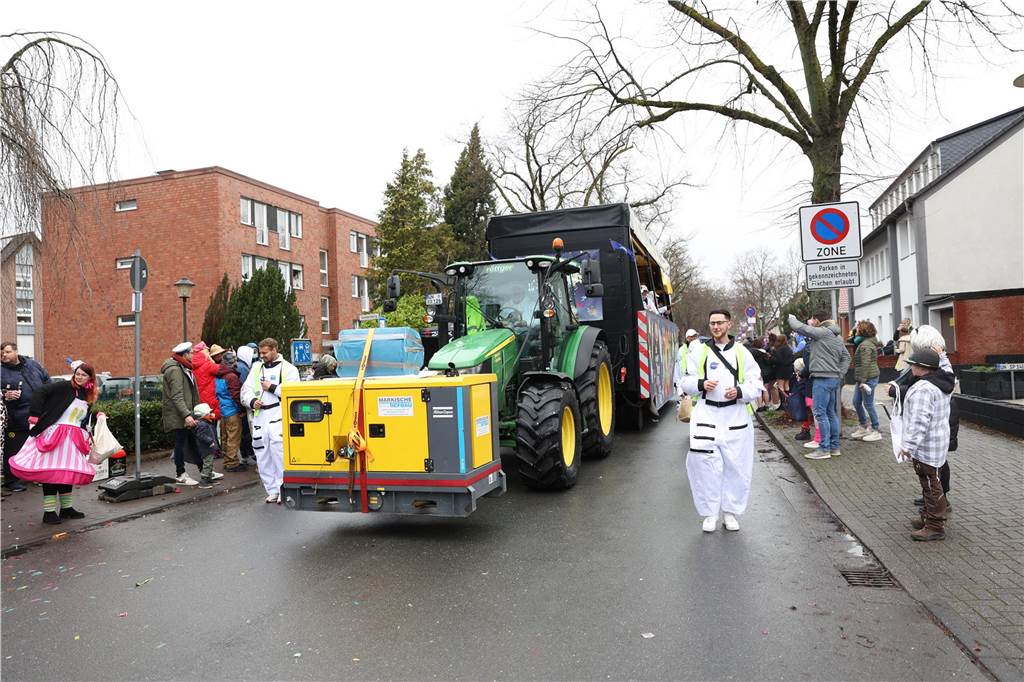 Karnevalsumzug 2023 in Selm: Viele Fotos von den Wagen und Fußgruppen Eindrücke vom Karnevalsumzug 2023 in Selm