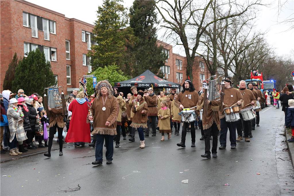 Karnevalsumzug 2023 in Selm: Viele Fotos von den Wagen und Fußgruppen Eindrücke vom Karnevalsumzug 2023 in Selm