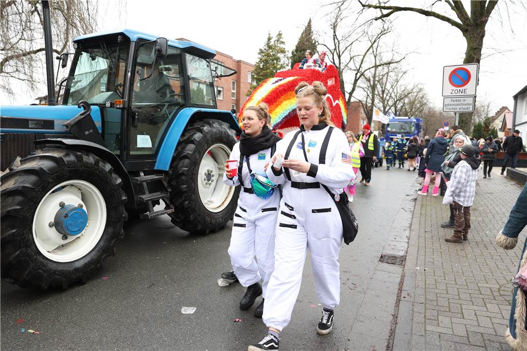 Karnevalsumzug 2023 in Selm: Viele Fotos von den Wagen und Fußgruppen Eindrücke vom Karnevalsumzug 2023 in Selm