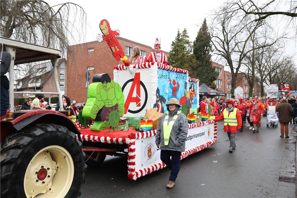 Karnevalsumzug 2023 in Selm: Viele Fotos von den Wagen und Fußgruppen Eindrücke vom Karnevalsumzug 2023 in Selm