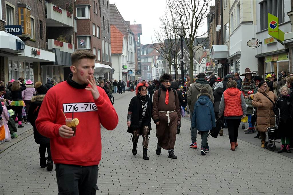 Karnevalsumzug 2023 in Werne: Viele Fotos vom Rosemontag Eindrücke vom Karnevalsumzug 2023 in Werne
