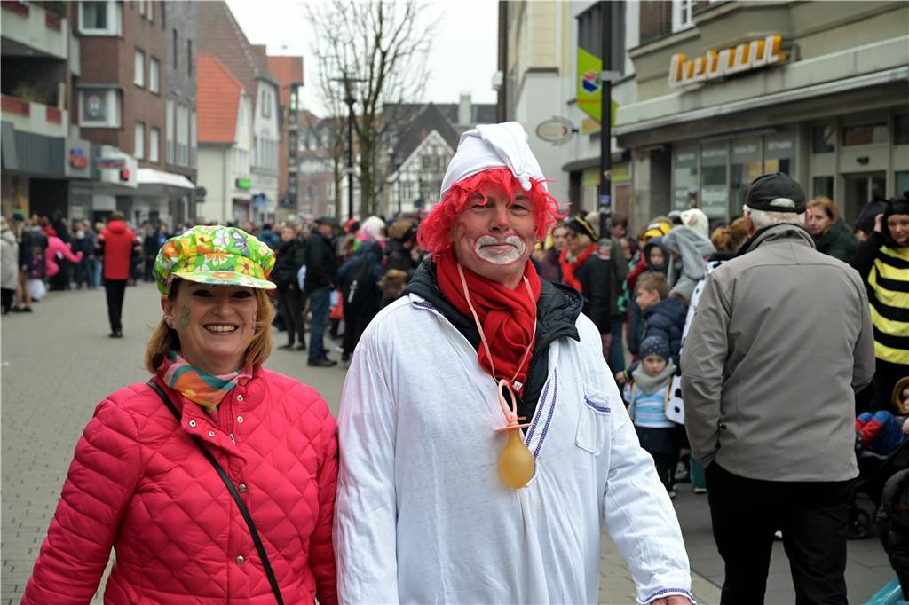 Karnevalsumzug 2023 in Werne: Viele Fotos vom Rosemontag Eindrücke vom Karnevalsumzug 2023 in Werne