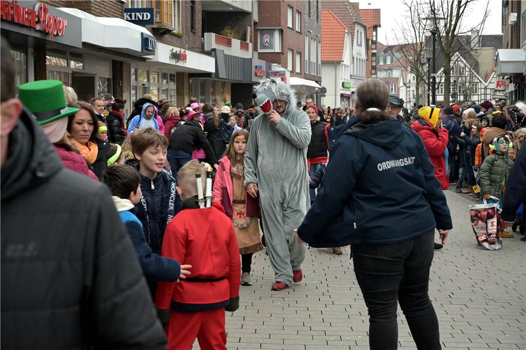 Karnevalsumzug 2023 in Werne: Viele Fotos vom Rosemontag Eindrücke vom Karnevalsumzug 2023 in Werne