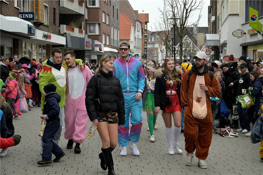 Karnevalsumzug 2023 in Werne: Viele Fotos vom Rosemontag Eindrücke vom Karnevalsumzug 2023 in Werne