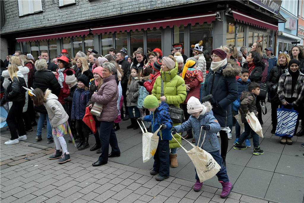 Karnevalsumzug 2023 in Werne: Viele Fotos vom Rosemontag Eindrücke vom Karnevalsumzug 2023 in Werne