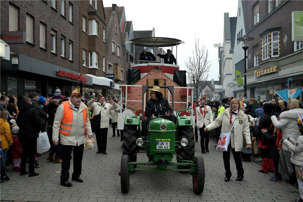 Karnevalsumzug 2023 in Werne: Viele Fotos vom Rosemontag Eindrücke vom Karnevalsumzug 2023 in Werne