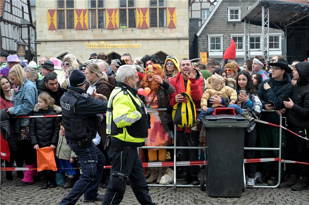 Karnevalsumzug 2023 in Werne: Viele Fotos vom Rosemontag Eindrücke vom Karnevalsumzug 2023 in Werne