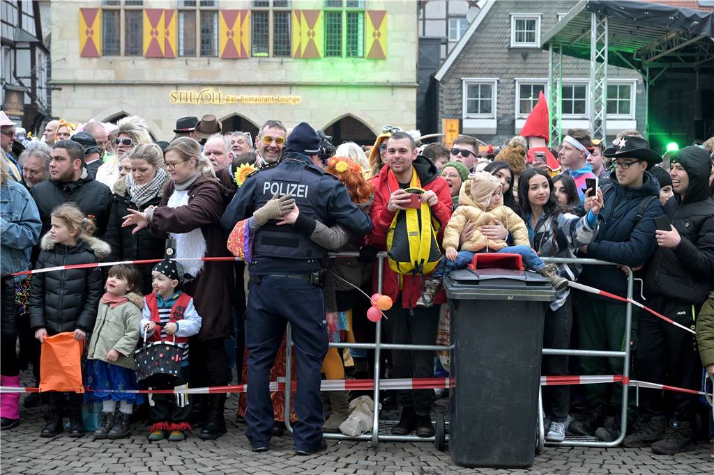 Karnevalsumzug 2023 in Werne: Viele Fotos vom Rosemontag Eindrücke vom Karnevalsumzug 2023 in Werne