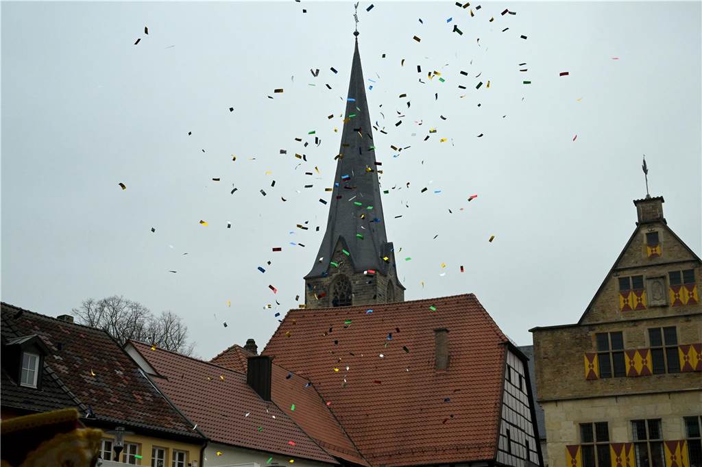 Karnevalsumzug 2023 in Werne: Viele Fotos vom Rosemontag Eindrücke vom Karnevalsumzug 2023 in Werne