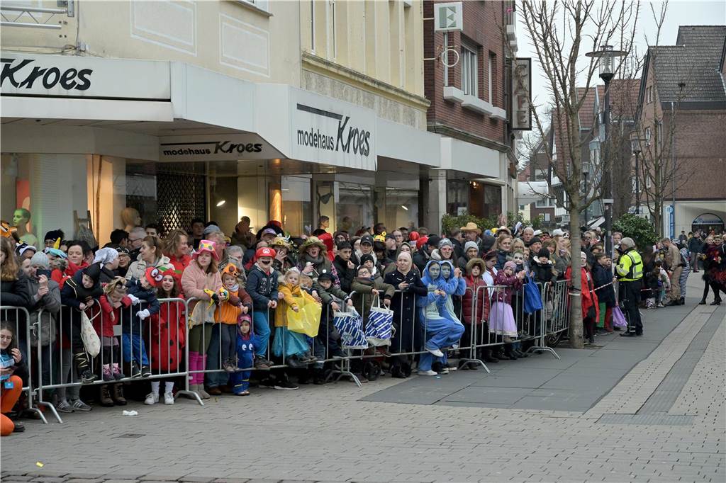 Karnevalsumzug 2023 in Werne: Viele Fotos vom Rosemontag Eindrücke vom Karnevalsumzug 2023 in Werne