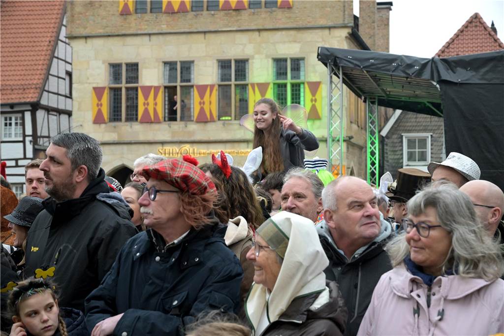 Karnevalsumzug 2023 in Werne: Viele Fotos vom Rosemontag Eindrücke vom Karnevalsumzug 2023 in Werne