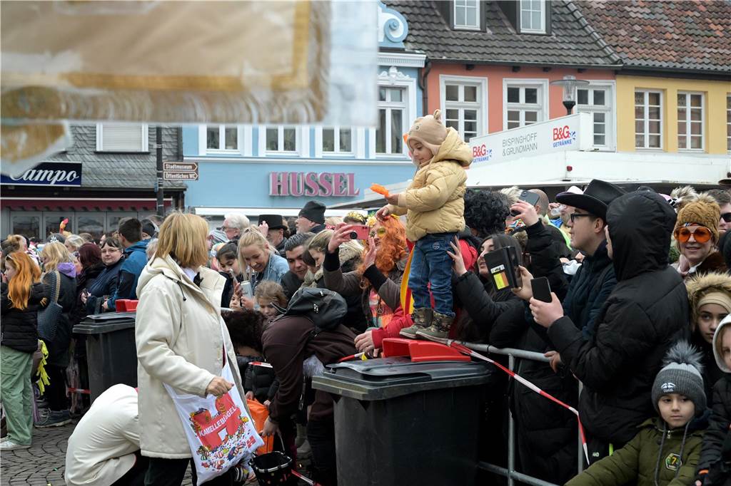 Karnevalsumzug 2023 in Werne: Viele Fotos vom Rosemontag Eindrücke vom Karnevalsumzug 2023 in Werne