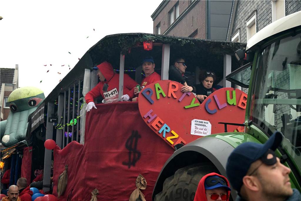 Karnevalsumzug 2023 in Werne: Viele Fotos vom Rosemontag Eindrücke vom Karnevalsumzug 2023 in Werne