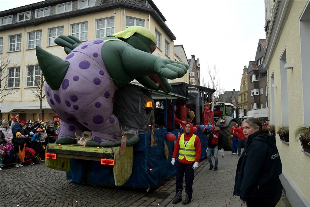 Karnevalsumzug 2023 in Werne: Viele Fotos vom Rosemontag Eindrücke vom Karnevalsumzug 2023 in Werne
