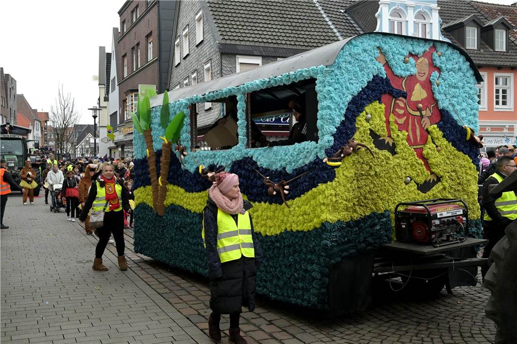 Karnevalsumzug 2023 in Werne: Viele Fotos vom Rosemontag Eindrücke vom Karnevalsumzug 2023 in Werne