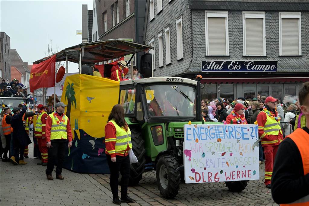 Karnevalsumzug 2023 in Werne: Viele Fotos vom Rosemontag Eindrücke vom Karnevalsumzug 2023 in Werne