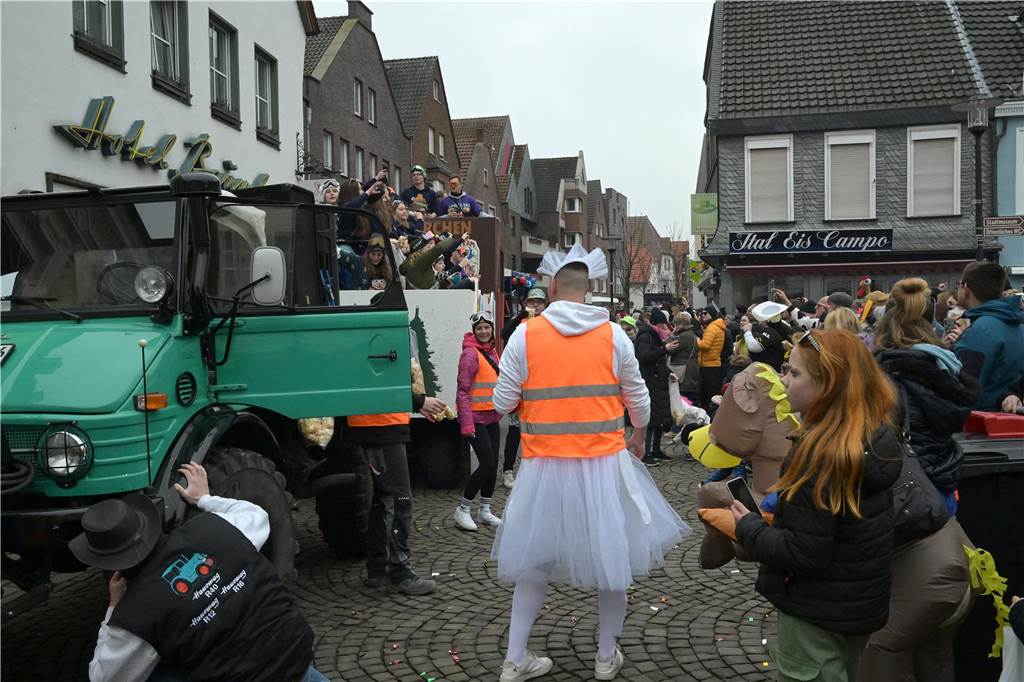 Karnevalsumzug 2023 in Werne: Viele Fotos vom Rosemontag Eindrücke vom Karnevalsumzug 2023 in Werne