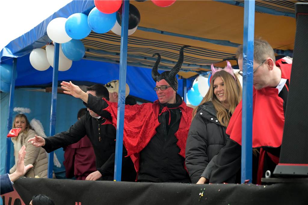 Karnevalsumzug 2023 in Werne: Viele Fotos vom Rosemontag Eindrücke vom Karnevalsumzug 2023 in Werne