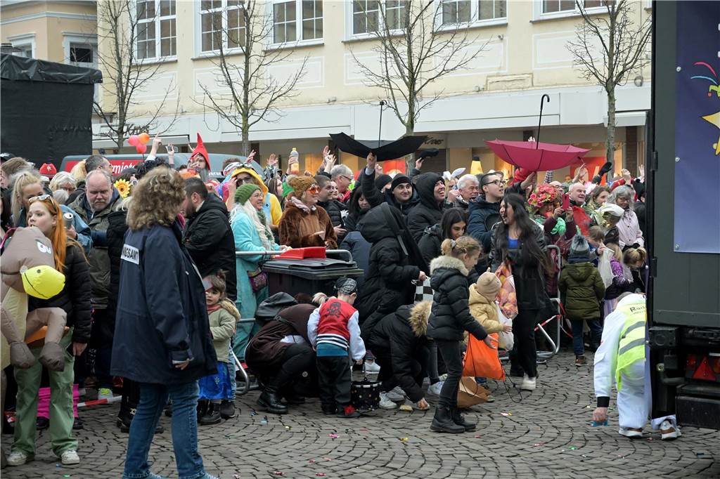 Karnevalsumzug 2023 in Werne: Viele Fotos vom Rosemontag Eindrücke vom Karnevalsumzug 2023 in Werne