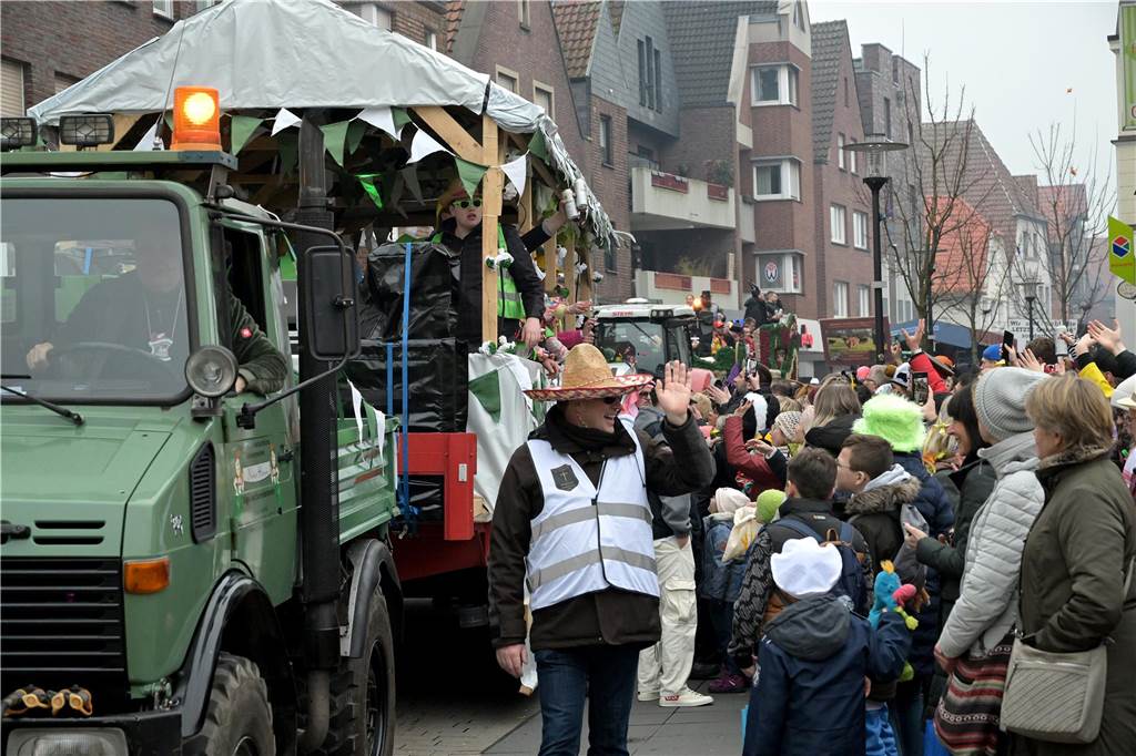 Karnevalsumzug 2023 in Werne: Viele Fotos vom Rosemontag Eindrücke vom Karnevalsumzug 2023 in Werne