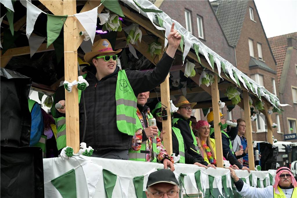 Karnevalsumzug 2023 in Werne: Viele Fotos vom Rosemontag Eindrücke vom Karnevalsumzug 2023 in Werne