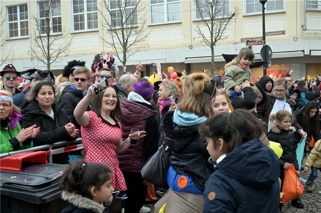 Karnevalsumzug 2023 in Werne: Viele Fotos vom Rosemontag Eindrücke vom Karnevalsumzug 2023 in Werne