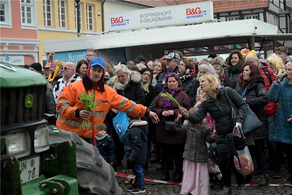 Karnevalsumzug 2023 in Werne: Viele Fotos vom Rosemontag Eindrücke vom Karnevalsumzug 2023 in Werne