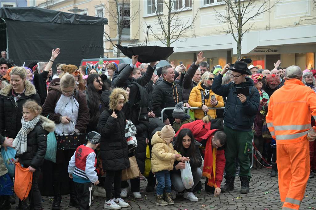 Karnevalsumzug 2023 in Werne: Viele Fotos vom Rosemontag Eindrücke vom Karnevalsumzug 2023 in Werne