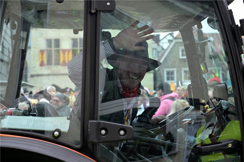 Karnevalsumzug 2023 in Werne: Viele Fotos vom Rosemontag Eindrücke vom Karnevalsumzug 2023 in Werne