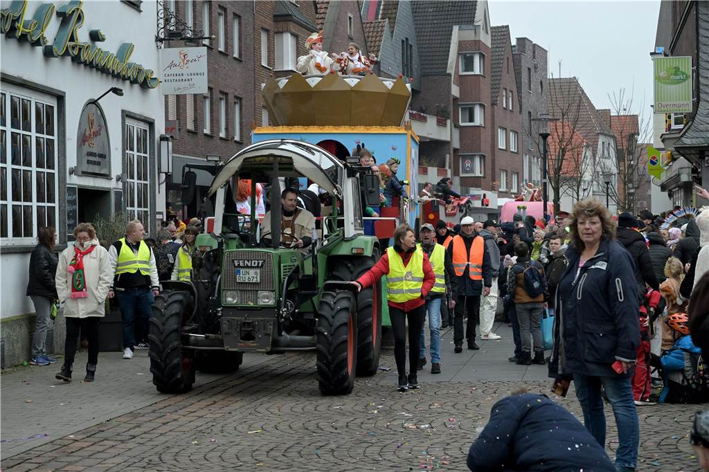 Karnevalsumzug 2023 in Werne: Viele Fotos vom Rosemontag Eindrücke vom Karnevalsumzug 2023 in Werne