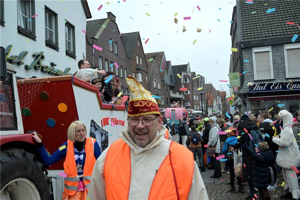 Karnevalsumzug 2023 in Werne: Viele Fotos vom Rosemontag Eindrücke vom Karnevalsumzug 2023 in Werne