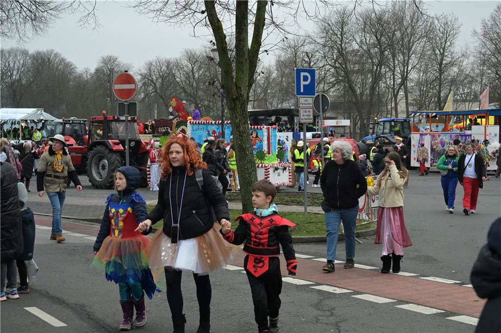 Karnevalsumzug 2023 in Werne: Viele Fotos vom Rosemontag Eindrücke vom Karnevalsumzug 2023 in Werne