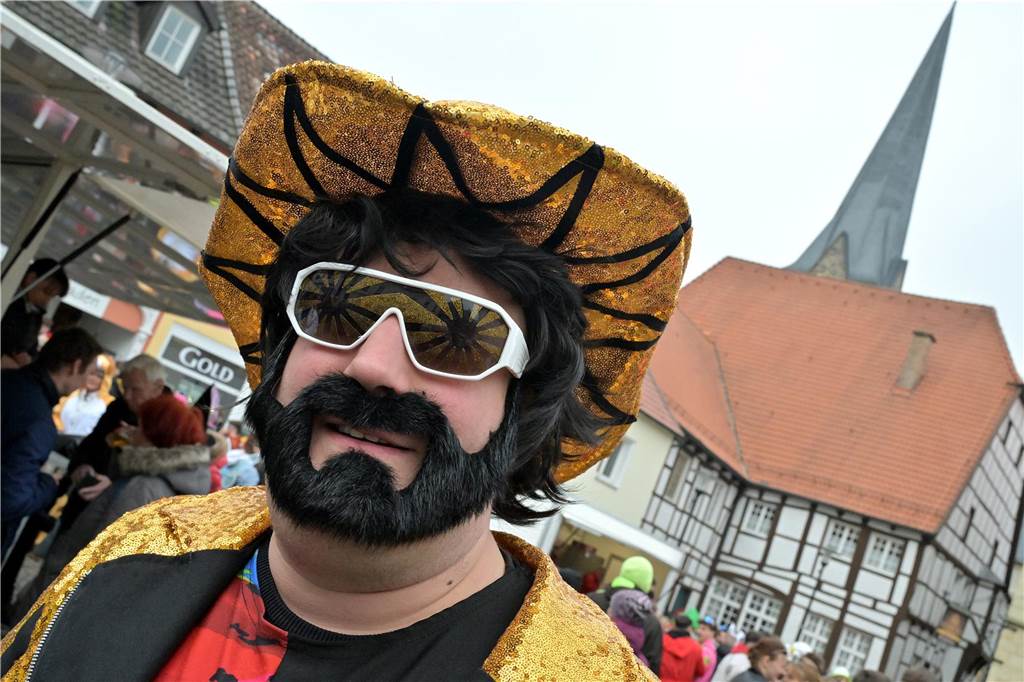 Karnevalsumzug 2023 in Werne: Viele Fotos vom Rosemontag Eindrücke vom Karnevalsumzug 2023 in Werne