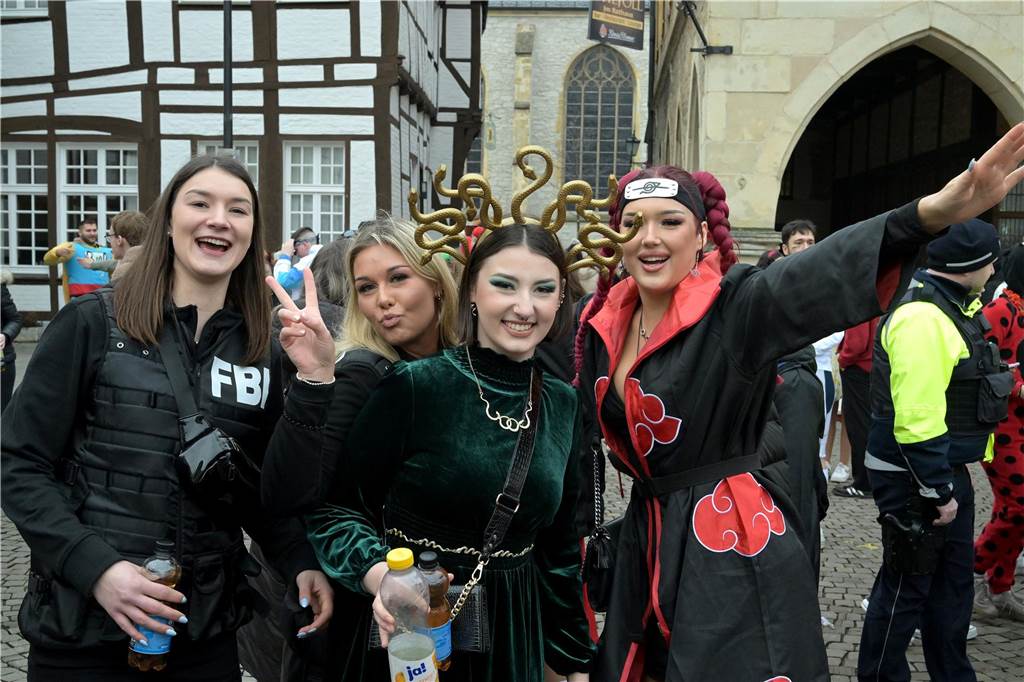 Karnevalsumzug 2023 in Werne: Viele Fotos vom Rosemontag Eindrücke vom Karnevalsumzug 2023 in Werne