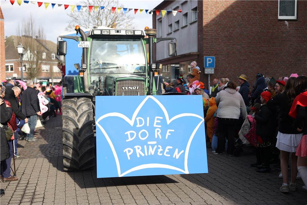 Karnevalsumzug durch Olfen 2024: Die schönsten Fotos von Nelkendienstag - Teil 2 Eindrücke vom Karnevalsumzug 2024 in Olfen
