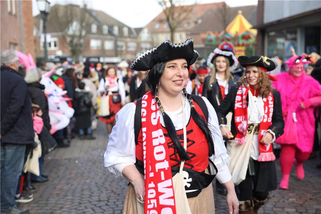 Karnevalsumzug durch Olfen 2024: Die schönsten Fotos von Nelkendienstag - Teil 2 Eindrücke vom Karnevalsumzug 2024 in Olfen