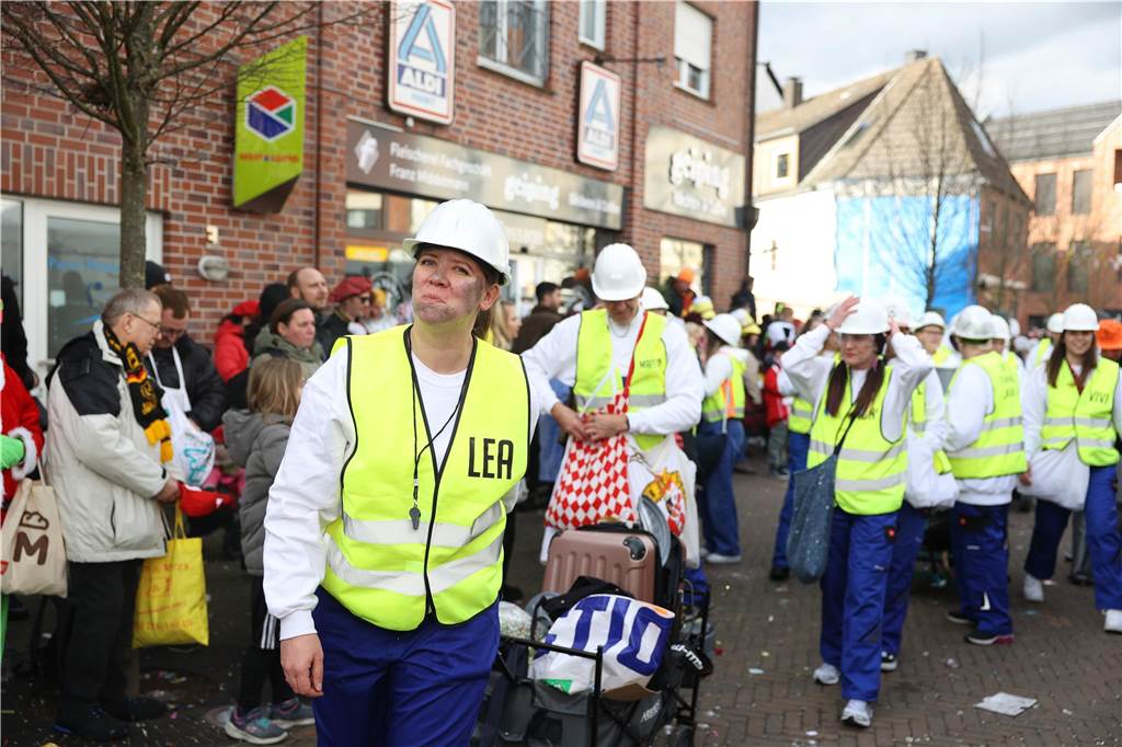 Karnevalsumzug durch Olfen 2024: Die schönsten Fotos von Nelkendienstag - Teil 3 Eindrücke vom Karnevalsumzug 2024 in Olfen
