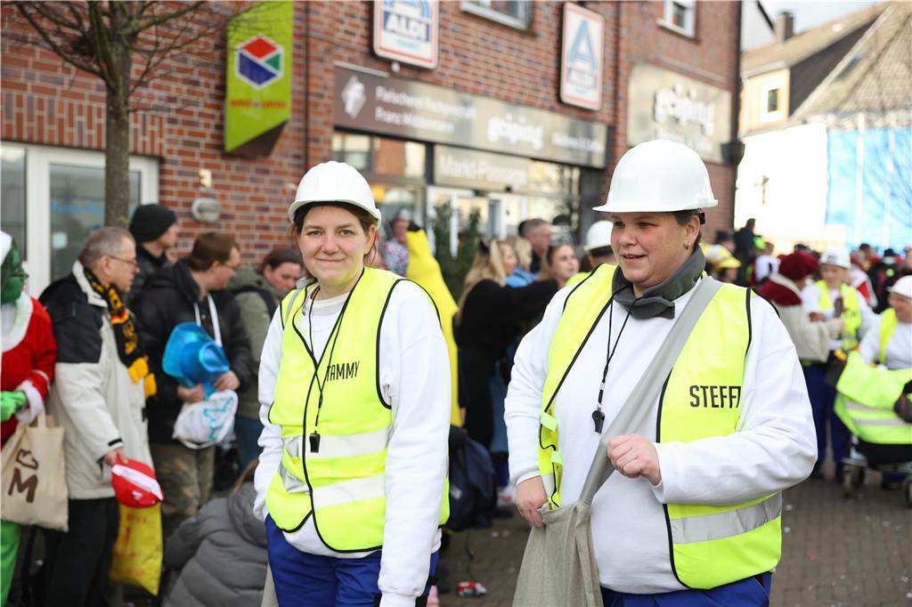 Karnevalsumzug durch Olfen 2024: Die schönsten Fotos von Nelkendienstag - Teil 3 Eindrücke vom Karnevalsumzug 2024 in Olfen