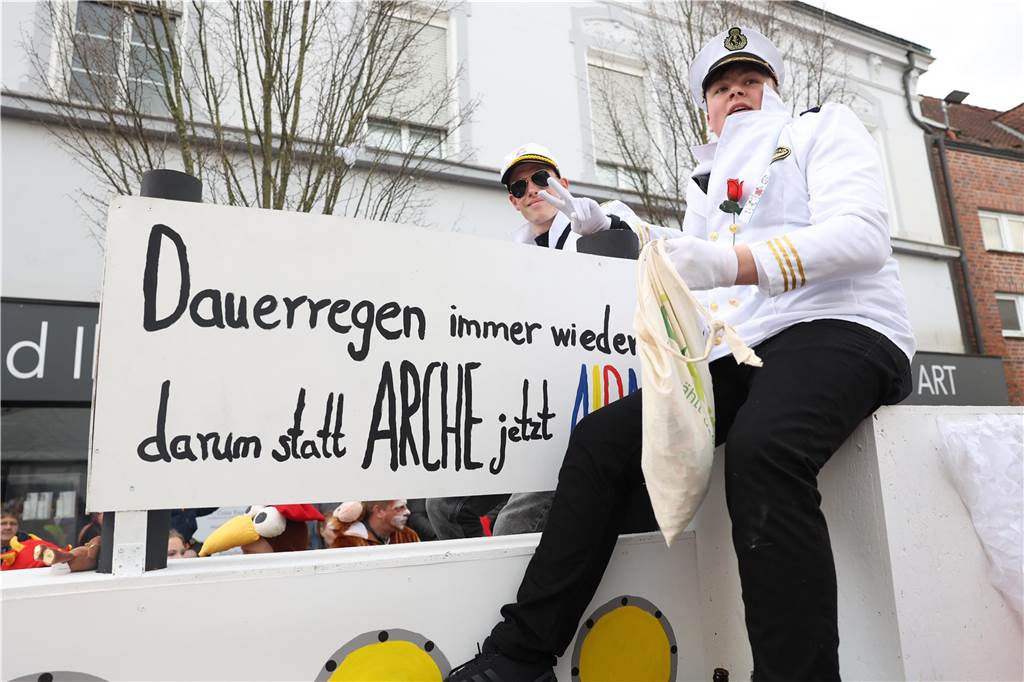 Karnevalsumzug durch Olfen 2024: Die schönsten Fotos von Nelkendienstag - Teil 3 Eindrücke vom Karnevalsumzug 2024 in Olfen