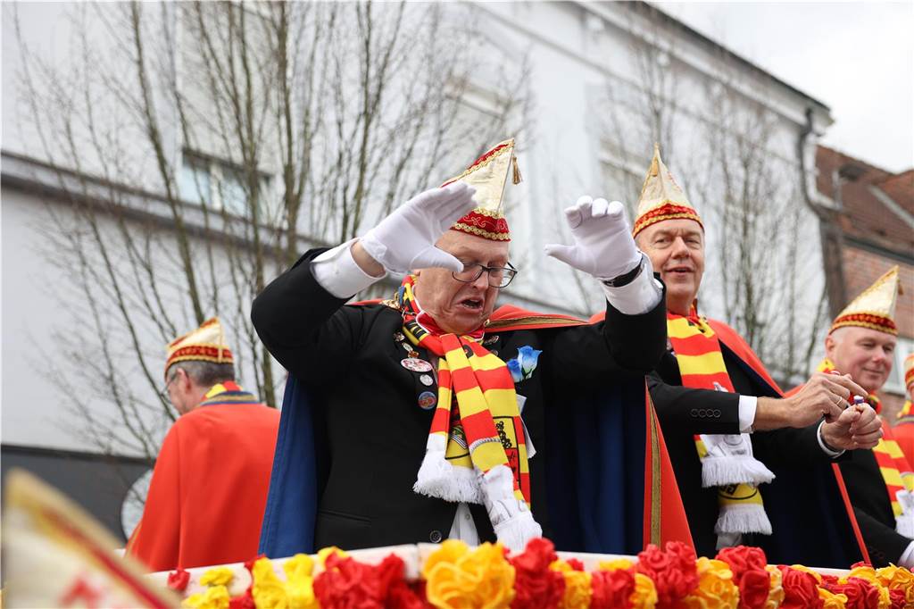 Karnevalsumzug durch Olfen 2024: Die schönsten Fotos von Nelkendienstag - Teil 3 Eindrücke vom Karnevalsumzug 2024 in Olfen